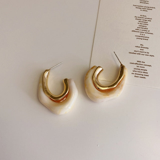 10ct Solid Gold Heart Hoop Earrings, Hollow Heart Huggie Hoops, Heart  Shaped Earrings, Love Heart Design Earrings, Gift Ideas for Girlfriend -  Etsy